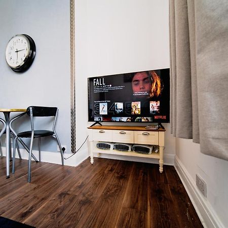Spacious 2 Bedroom Apartment In Downtown London Exterior foto