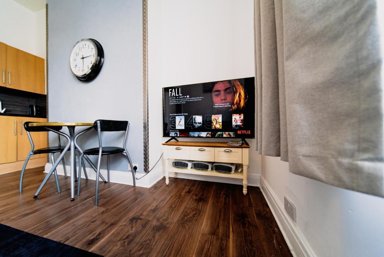 Spacious 2 Bedroom Apartment In Downtown London Exterior foto